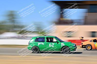 media/Sep-29-2024-24 Hours of Lemons (Sun) [[6a7c256ce3]]/StartFinish (245p-330p)/